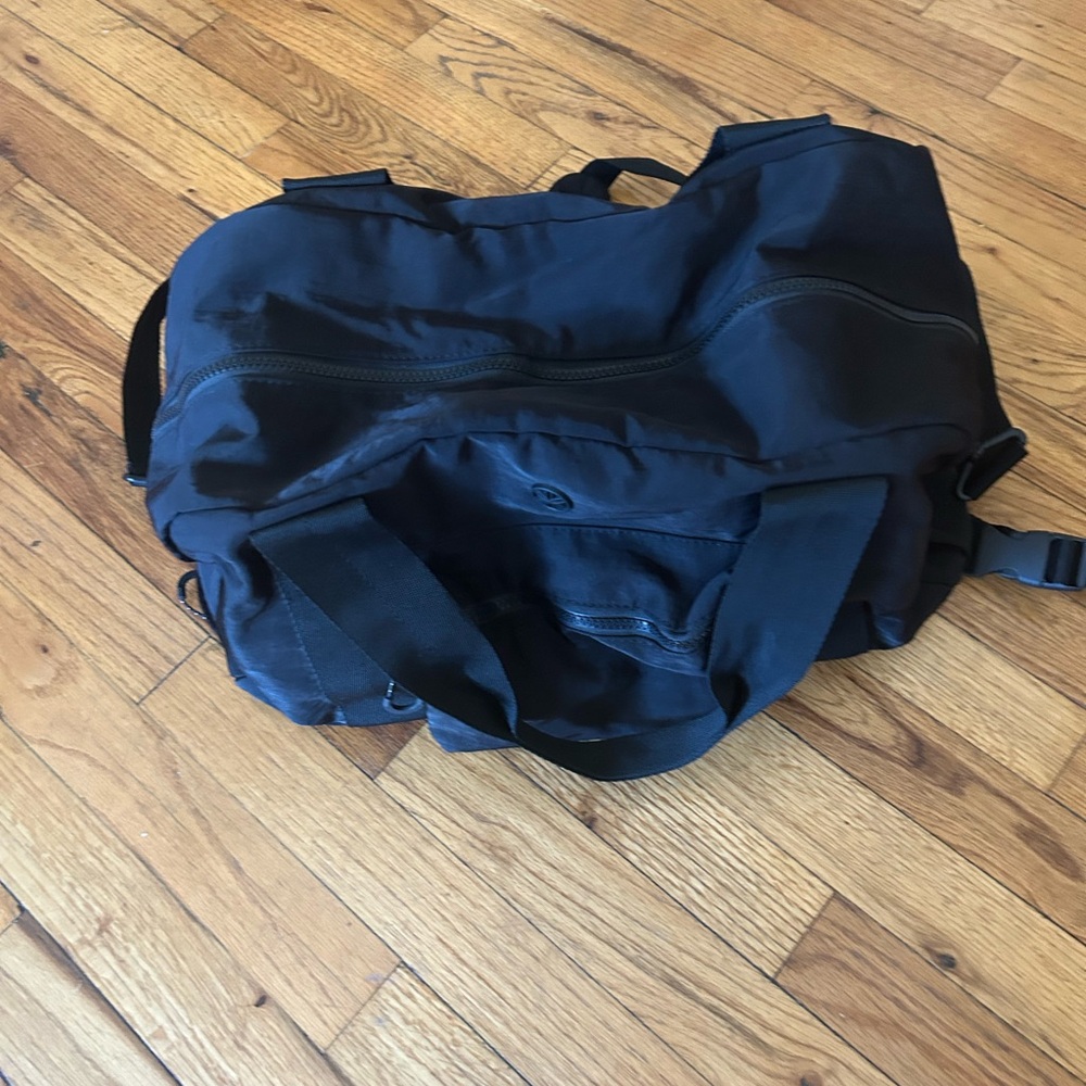 GAIAM Black Duffel Bag with Backpack Straps